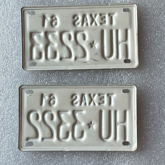 (2) Vintage Cereal Box Bicycle License Plates Texas 1961 - Picture 3 of 9